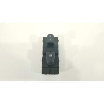 MANDO ELEVALUNAS DELANTERO DERECHO 25411HV01A 