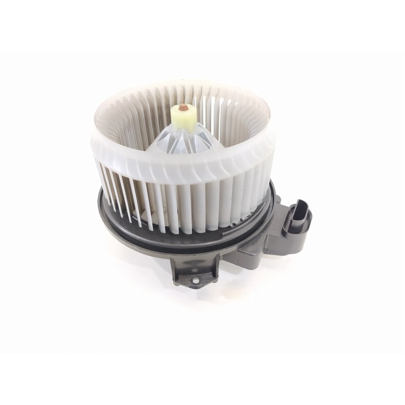 Recambio de ventilador calefaccion para toyota auris hybrid active referencia OEM IAM AV2727008104  