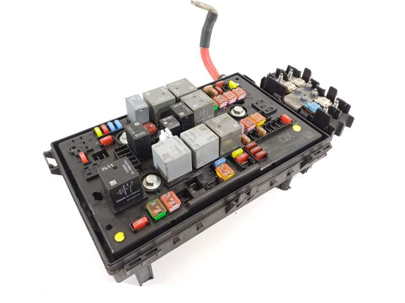 CAJA RELES / FUSIBLES 13313207 1110013AA
