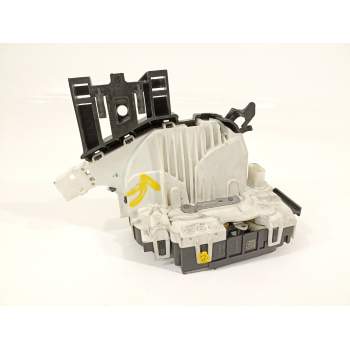 CERRADURA PUERTA DELANTERA IZQUIERDA A1667200135 