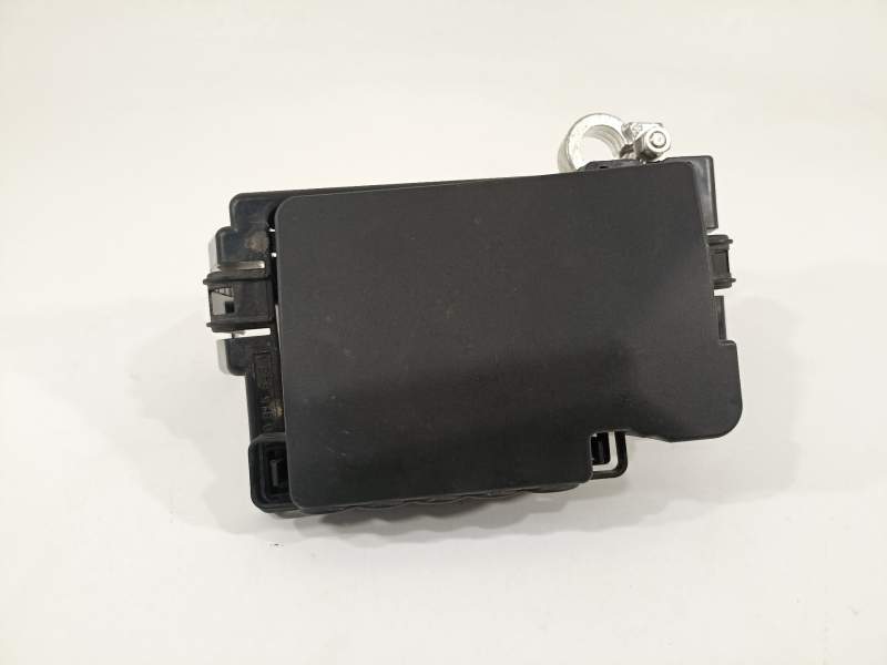 CAJA RELES / FUSIBLES 2Q0937548D 