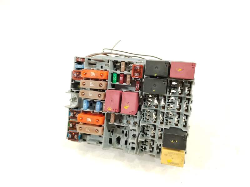 CAJA RELES / FUSIBLES 51987784 51882145 