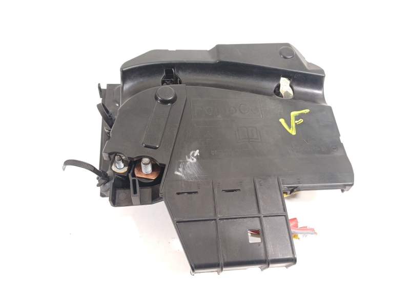 CAJA RELES / FUSIBLES AV6T14A067BB 