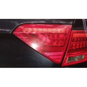 PILOTO TRASERO DERECHO EN PORTON 8T0945094C 