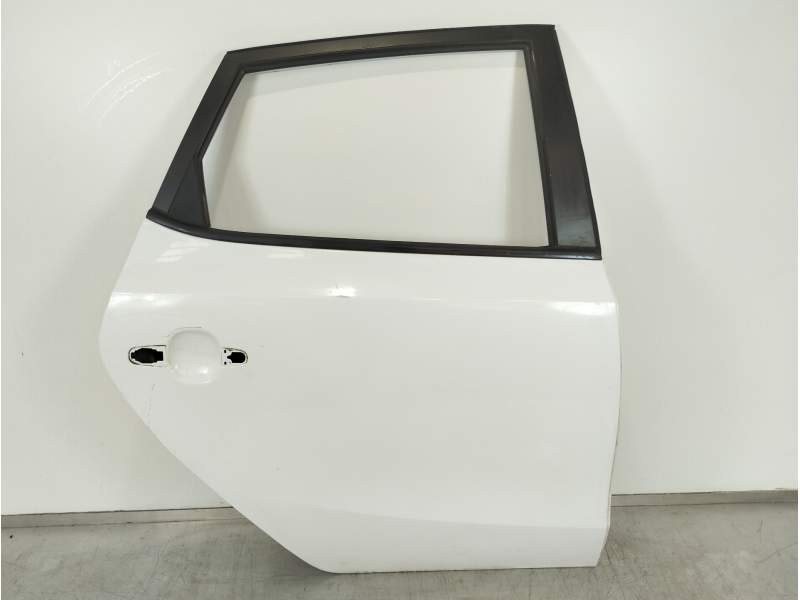 PUERTA TRASERA DERECHA 770042L010 