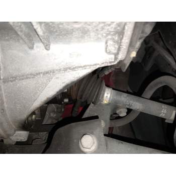 TRANSMISION DELANTERA IZQUIERDA 6R0407761 