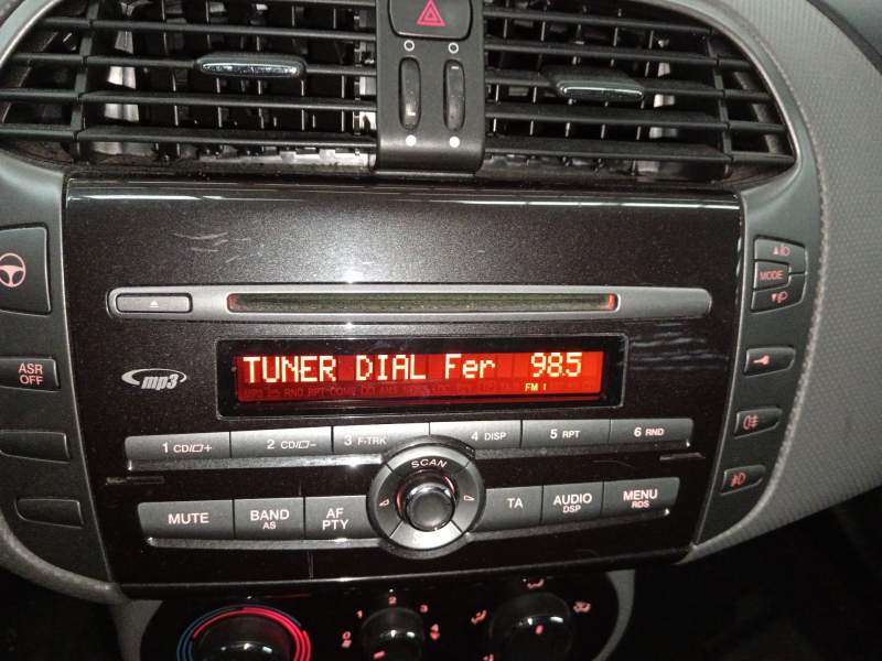 SISTEMA AUDIO / RADIO CD 