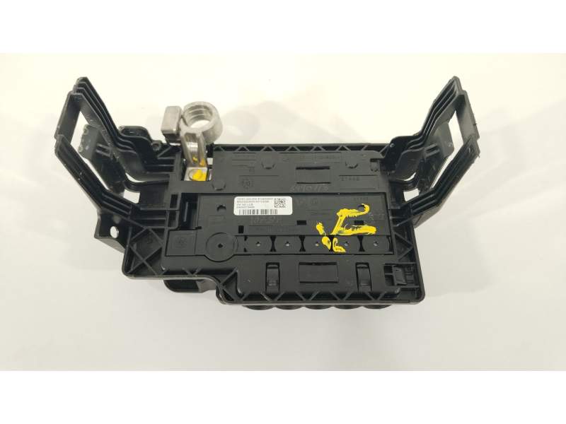 CAJA RELES / FUSIBLES 2Q0937548D 