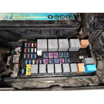 CAJA RELES / FUSIBLES 911613E011 1007A12003 