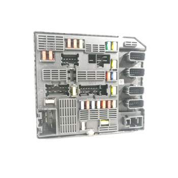 CAJA RELES / FUSIBLES 284B62342R 