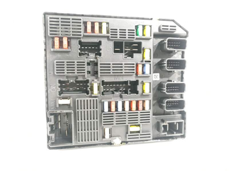 CAJA RELES / FUSIBLES 284B62342R 