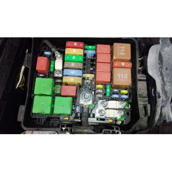 CAJA RELES / FUSIBLES 9804848580 