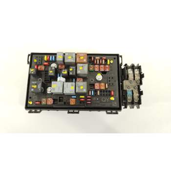 CAJA RELES / FUSIBLES 13313208 1110014AA C11000053