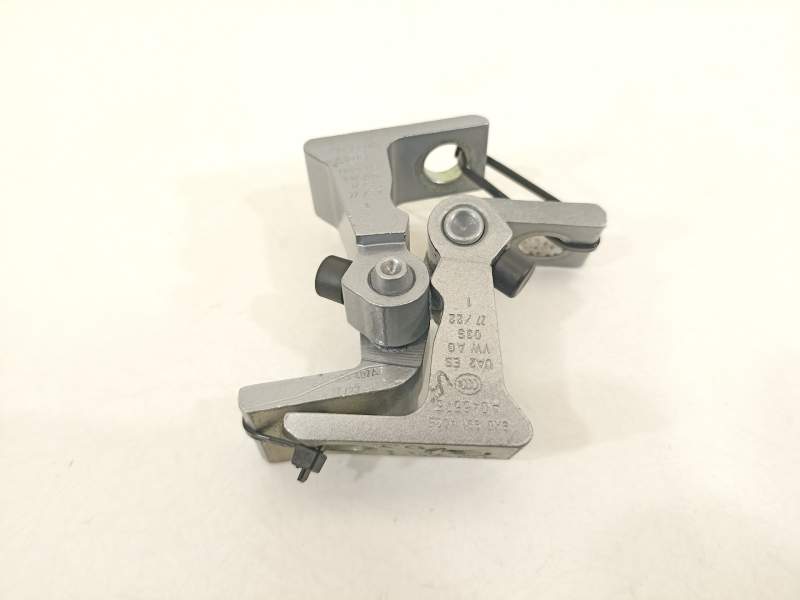 BISAGRA PUERTA 8X0831403E 