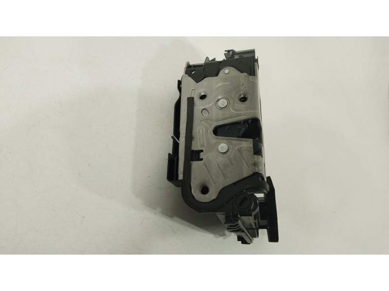 CERRADURA PUERTA DELANTERA DERECHA 5TB837016E 