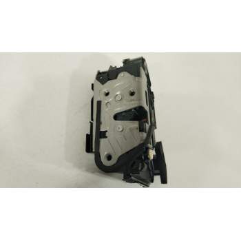 CERRADURA PUERTA TRASERA DERECHA 5TA839016Q 