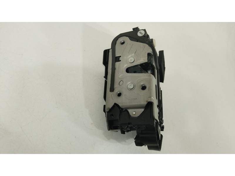 CERRADURA PUERTA TRASERA IZQUIERDA 5TA839015Q 