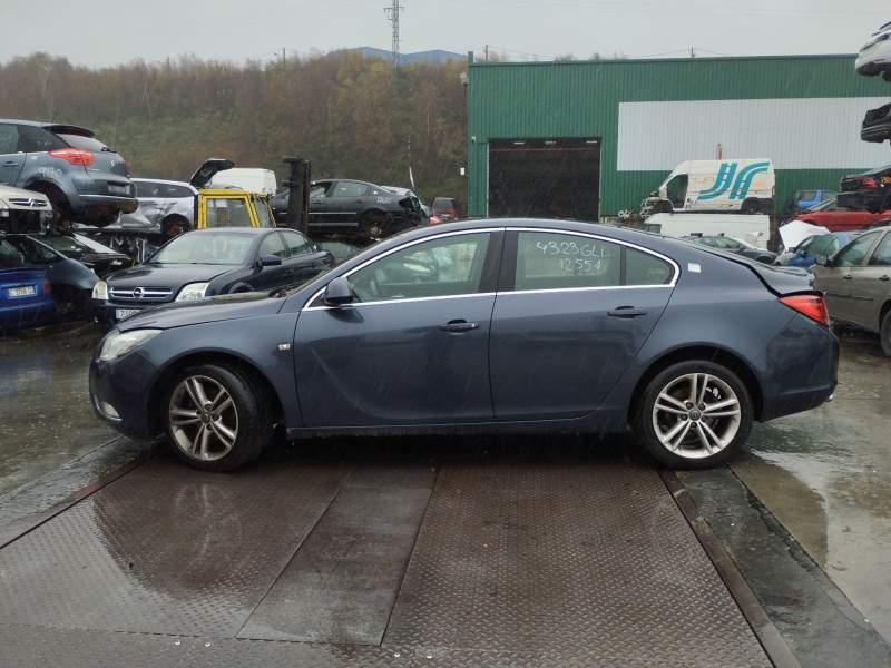 opel insignia berlina del año 2009