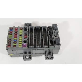 CAJA RELES / FUSIBLES E8532VY0 SMGG251