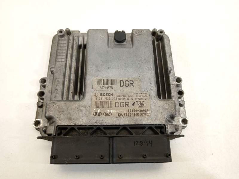 CENTRALITA MOTOR UCE 391502A930 0281032352