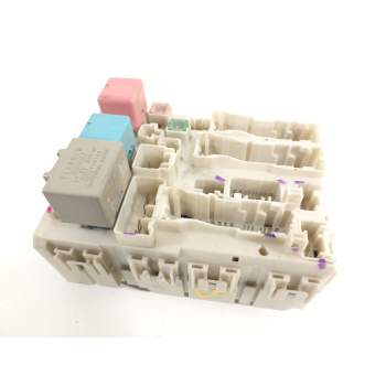 CAJA RELES / FUSIBLES 8273047290 