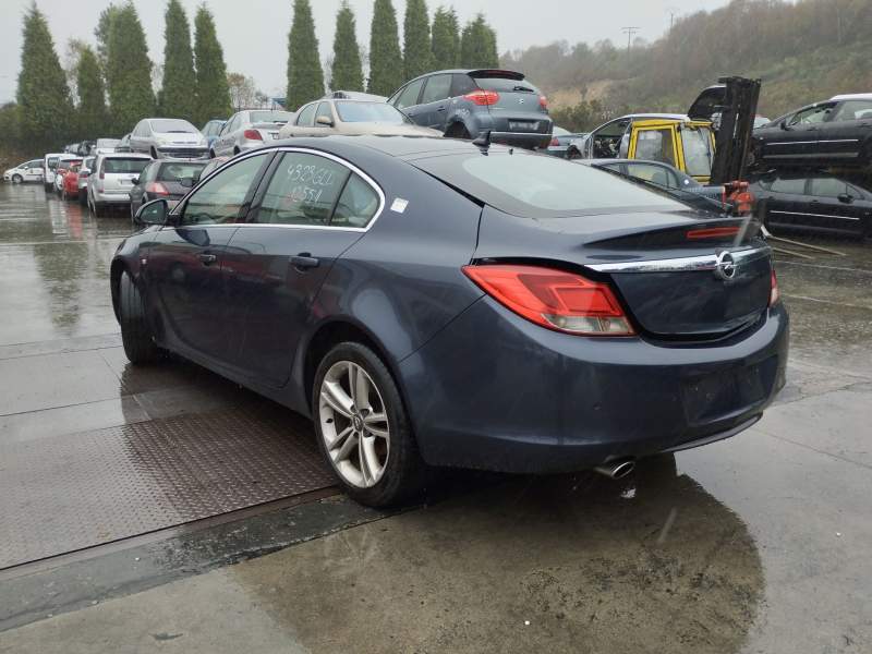 opel insignia berlina del año 2009