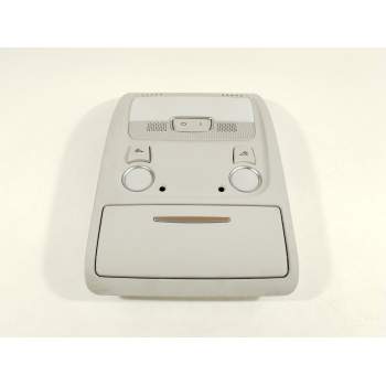 LUZ INTERIOR 8T0947135B 