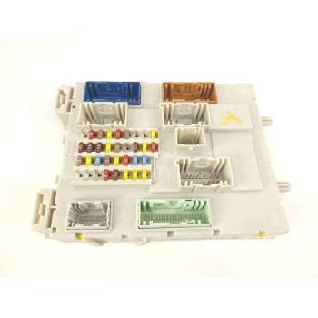 CAJA RELES / FUSIBLES GV6T14A073DH 