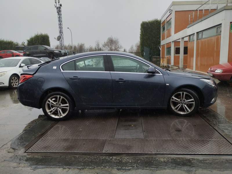 opel insignia berlina del año 2009