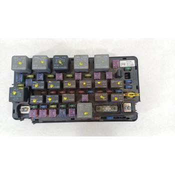 CAJA RELES / FUSIBLES AK6114 06130N