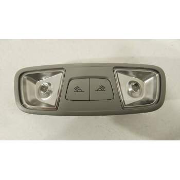 LUZ INTERIOR 8V0947111B 