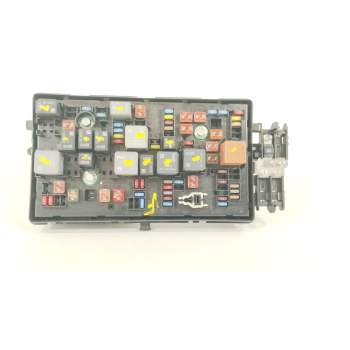 CAJA RELES / FUSIBLES 13275881 13255300 544949969