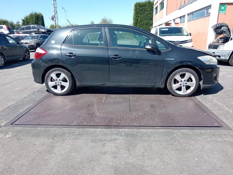 toyota auris (_e15_) del año 2010