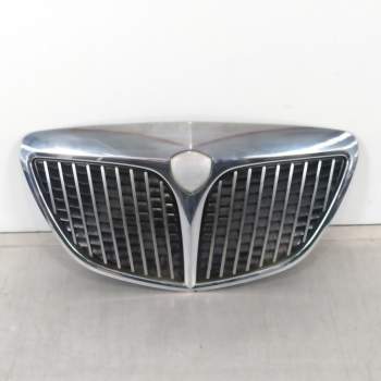 REJILLA DELANTERA 735349457 