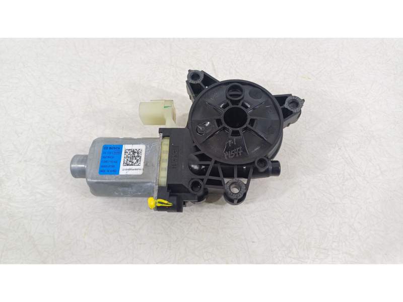 MOTOR ELEVALUNAS TRASERO IZQUIERDO 83450AT000 