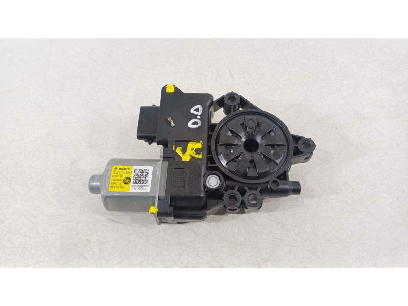 MOTOR ELEVALUNAS DELANTERO DERECHO 82460AT100 
