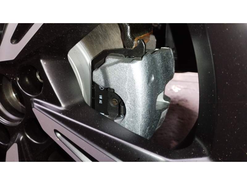 PINZA FRENO DELANTERA DERECHA 2Q0615106AJ 