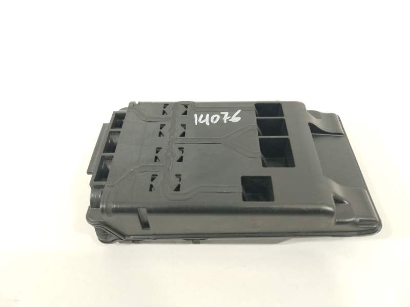 CAJA RELES / FUSIBLES 61149321022 9321022