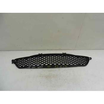 REJILLA PARAGOLPES DELANTERO A4548880123 