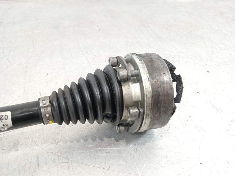 TRANSMISION DELANTERA IZQUIERDA 5Q0407271A 