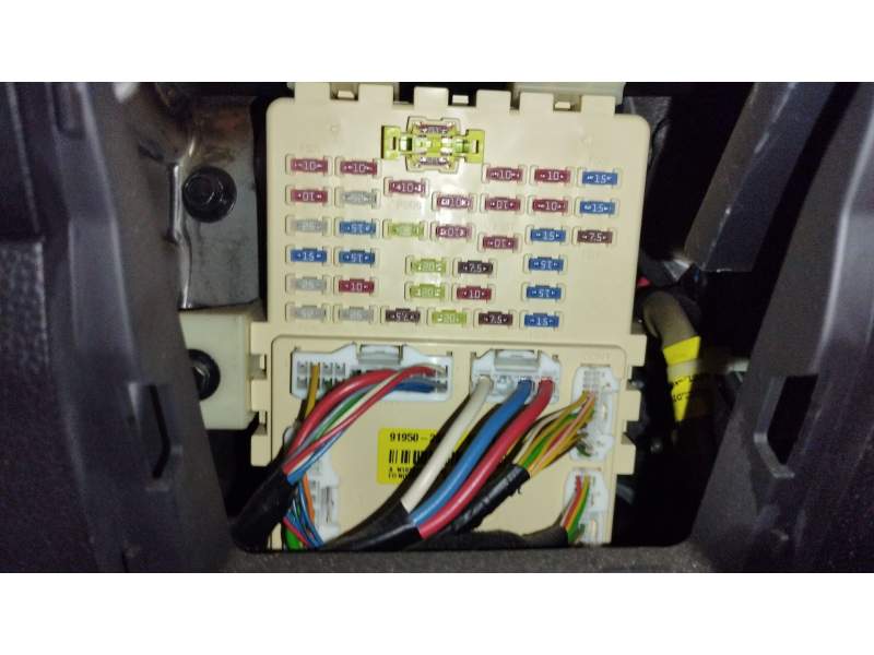 CAJA RELES / FUSIBLES 919502S721 