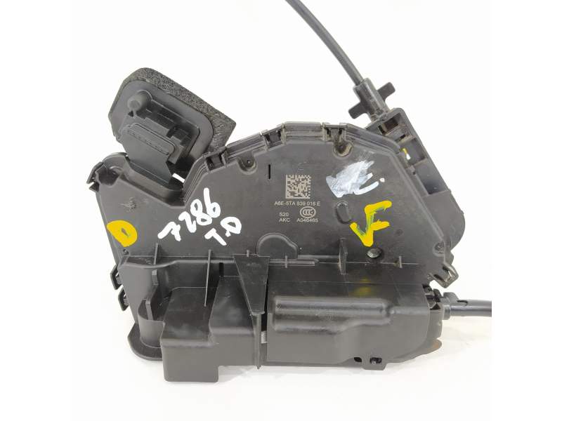 CERRADURA PUERTA TRASERA DERECHA 5TA839016E 
