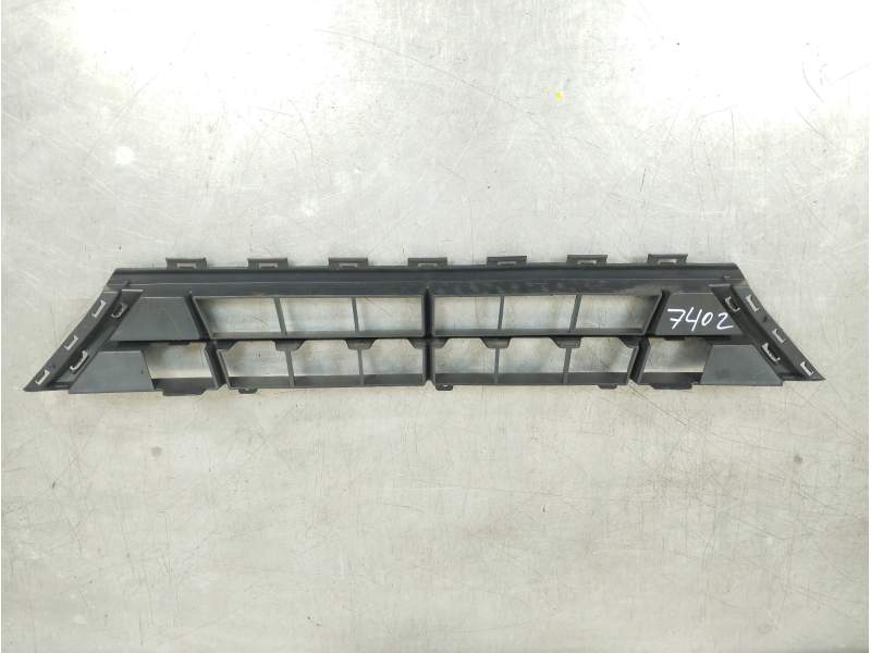 REJILLA PARAGOLPES DELANTERO BK2117K946AA 