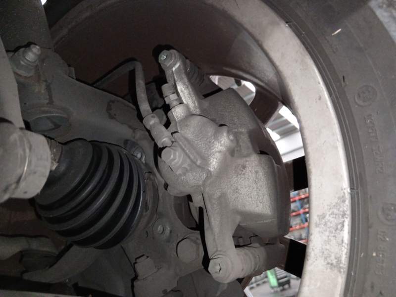 PINZA FRENO DELANTERA IZQUIERDA 8V0615123 