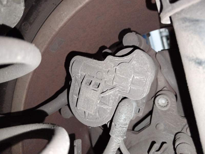 PINZA FRENO TRASERA DERECHA 8V0615424D 