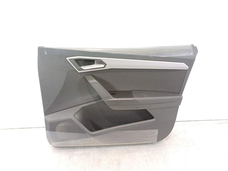 GUARNECIDO PUERTA DELANTERA DERECHA 6F0867114 