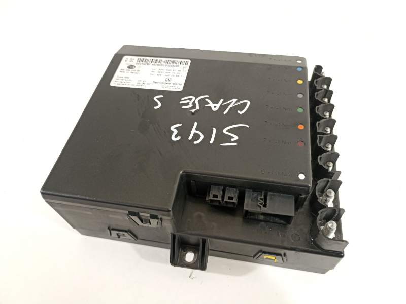 CAJA RELES / FUSIBLES A2215408745 