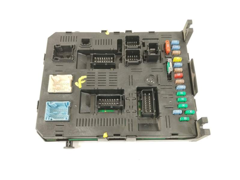CAJA RELES / FUSIBLES 9661940480 BSI2004H05 281171702B