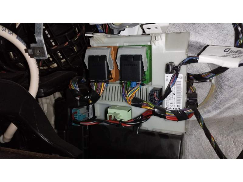 CAJA RELES / FUSIBLES 31412970 98HL143720040AAB 