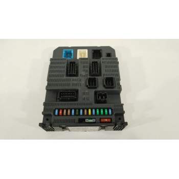 CAJA RELES / FUSIBLES 9663798180 BSI2004P0200 